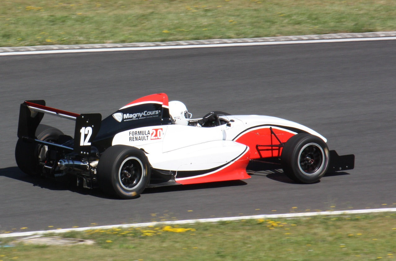 Pilotage d'une Formule Renault dans la Creuse sur le sublime circuit du Mas du Clos.