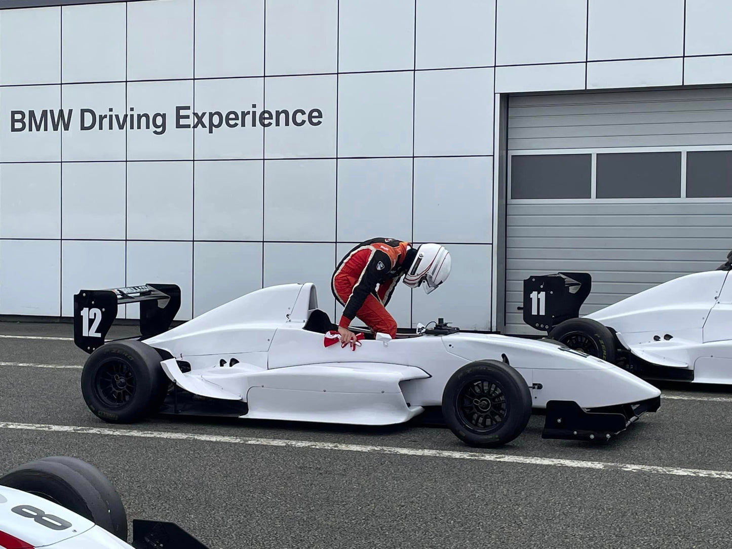 Pilotez entre Gentlemen Drivers avec Mercury Silver une Formule Renault 2.0 sur le Circuit Club de Nevers Magny-Cours