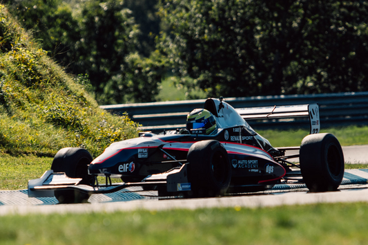 Stage de pilotage Formule Renault Circuit du Mas du Clos organisé par Alexis VALENTIN