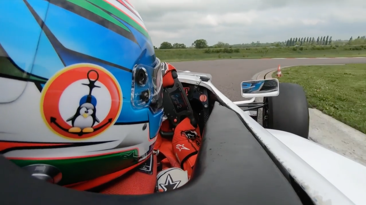 Charger la vidéo : Stage de pilotage Formule Renault sur Circuit de Nevers Magny-Cours